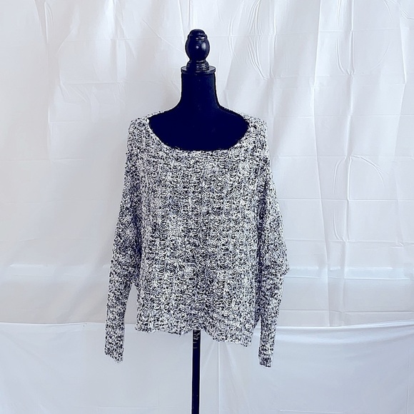 Wonderly Oversized Knit Sweater Size L - Picture 2 of 6